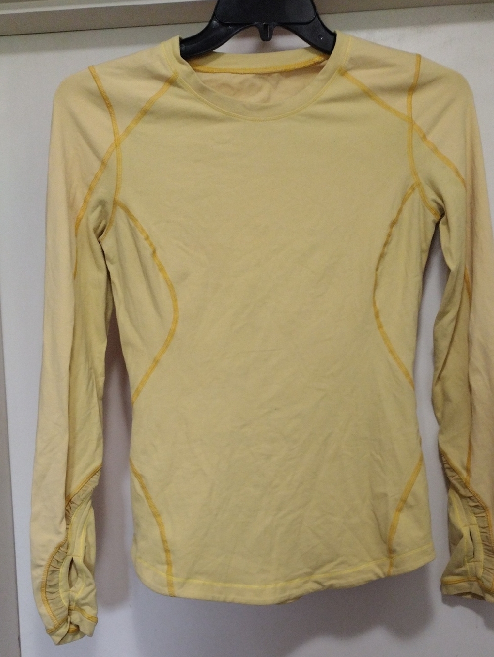 Women's Long-Sleeve Lululemon Athletica Running Top - Pale Yellow Size 8
